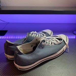 Men Converse shoes. Size 9.5